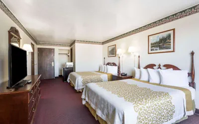 Photo 3 - Days Inn by Wyndham Evanston WY