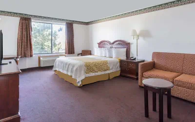 Photo 4 - Days Inn by Wyndham Evanston WY