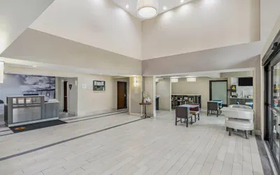 Photo 4 - La Quinta Inn & Suites by Wyndham Batavia