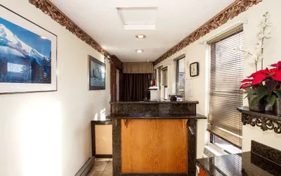 Photo 3 - Super 8 by Wyndham Vancouver East