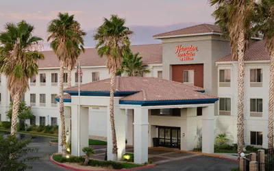 Photo 2 - Hampton Inn & Suites Palmdale