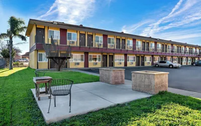 Photo 2 - Americas Best Value Inn Vacaville Napa Valley