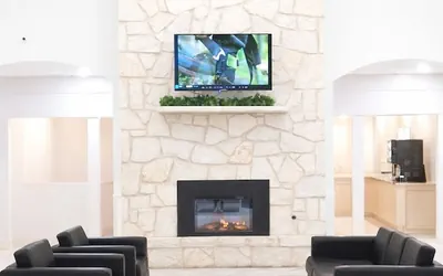 Photo 3 - La Quinta Inn & Suites by Wyndham Kerrville
