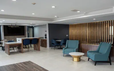 Photo 3 - La Quinta Inn & Suites by Wyndham Dallas Mesquite