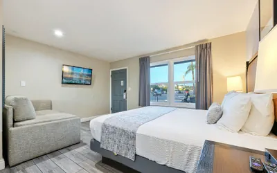 Photo 2 - Hotel Point Loma
