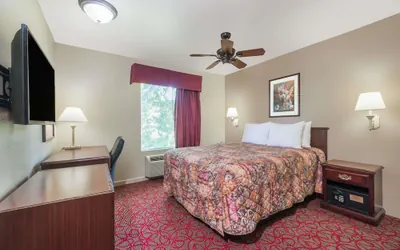 Photo 4 - Days Inn by Wyndham St Peters/St Charles