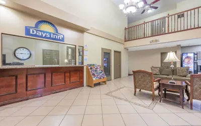 Photo 2 - Days Inn by Wyndham St Peters/St Charles