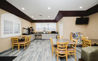 Photo 4 - Sapphire Inn & Suites