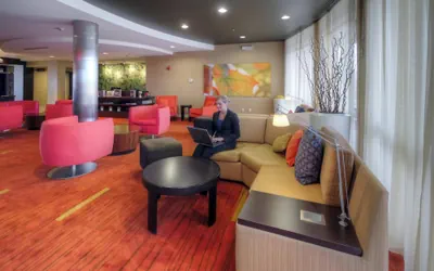 Photo 3 - Courtyard by Marriott Medford Airport