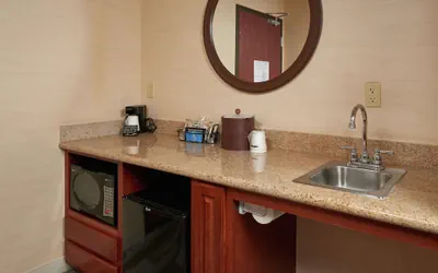 Photo 5 - Hampton Inn & Suites Phoenix-Surprise