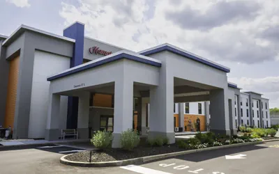 Photo 2 - Hampton Inn East Windsor