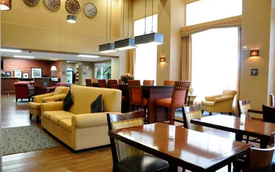 Photo 5 - Hampton Inn & Suites Red Bluff