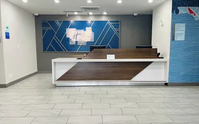Photo 2 - Holiday Inn Express & Suites Sebring by IHG