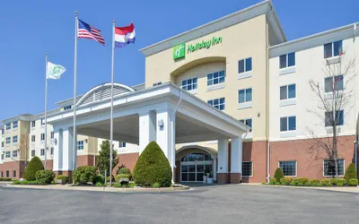 Photo 2 - Holiday Inn Poplar Bluff by IHG