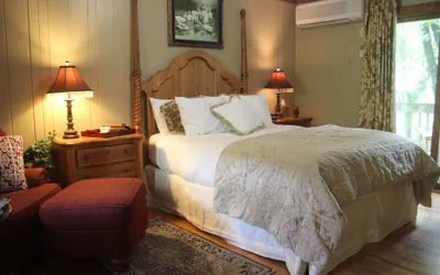 Photo 4 - The Village Inn