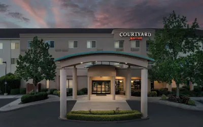 Photo 2 - Courtyard by Marriott Chico