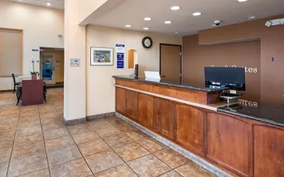 Photo 3 - Best Western I-5 Inn & Suites