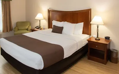 Photo 2 - Best Western I-5 Inn & Suites