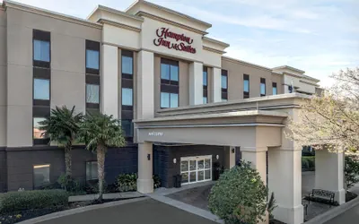 Photo 2 - Hampton Inn & Suites Clinton - I-26