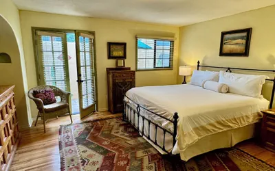 Photo 5 - Blue Iguana Inn