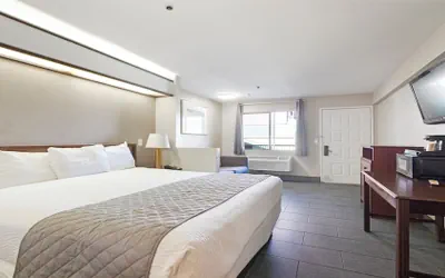 Photo 2 - Budget Inn and Suites