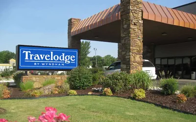Photo 2 - Travelodge by Wyndham Coffeyville