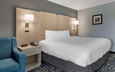 Photo 2 - Comfort Inn Hyannis - Cape Cod