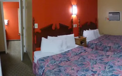 Photo 4 - Coronada Inn and Suites