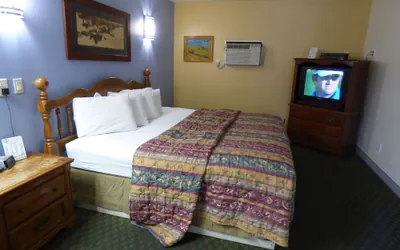 Photo 3 - Coronada Inn and Suites