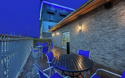 Holiday Inn Express Hotel & Suites Jenks by IHG