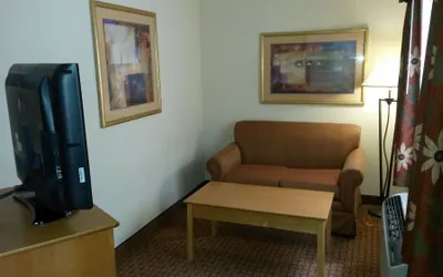 Photo 3 - Holiday Inn Express Hotel & Suites Jenks by IHG