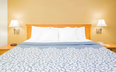 Photo 5 - Days Inn by Wyndham Hattiesburg MS