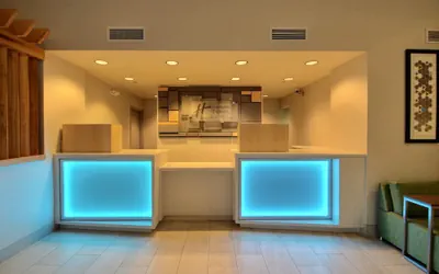 Photo 4 - Holiday Inn Express Hotel & Suites Milwaukee Airport by IHG