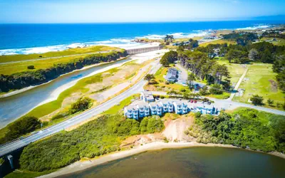 Photo 2 - The Beach House Inn