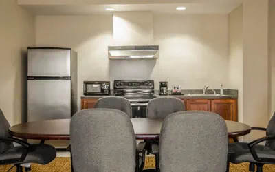 Photo 4 - Sleep Inn & Suites Springdale West