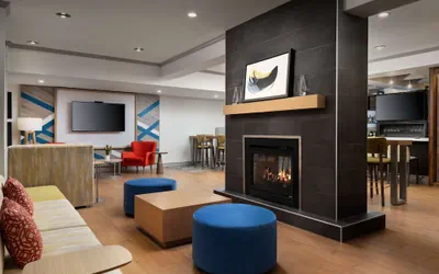 Photo 2 - Hilton Garden Inn Boston-Burlington