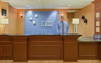 Photo 2 - Holiday Inn Express & Suites Kent - University Area by IHG