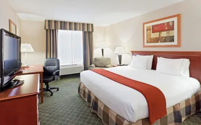 Photo 4 - Holiday Inn Express & Suites Kent - University Area by IHG