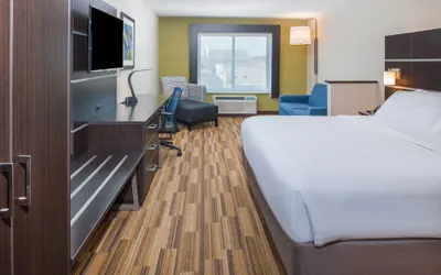 Photo 5 - Holiday Inn Express Hotel & Suites Bismarck by IHG