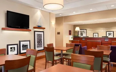 Photo 2 - Hampton Inn Geneva