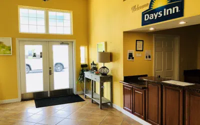 Photo 3 - Days Inn by Wyndham Port Aransas TX