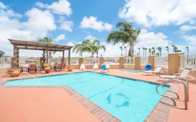 Photo 2 - Microtel Inn & Suites by Wyndham Aransas Pass/Corpus Christi