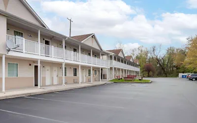 Photo 2 - Americas Best Value Inn Gettysburg