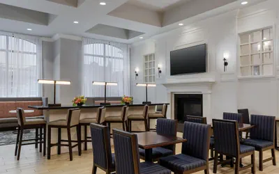 Photo 4 - Hampton Inn & Suites Albany-Downtown