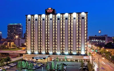 Crowne Plaza Chicago West Loop by IHG