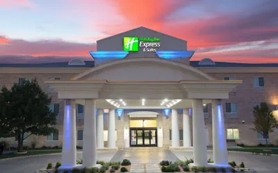 Photo 2 - Holiday Inn Express & Suites Amarillo by IHG