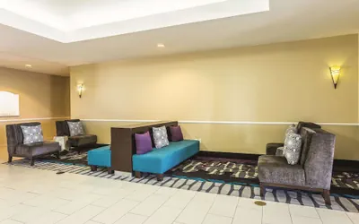 Photo 4 - La Quinta Inn & Suites by Wyndham Deming