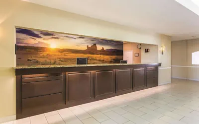 Photo 3 - La Quinta Inn & Suites by Wyndham Deming