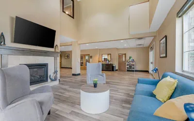Photo 2 - Comfort Suites Lake Geneva East