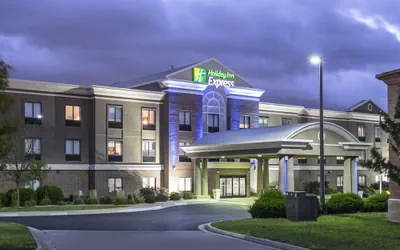 Holiday Inn Express Kansas City - at the Legends by IHG